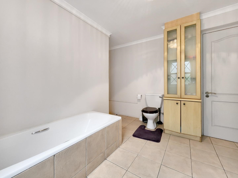 To Let 2 Bedroom Property for Rent in Gardens Western Cape
